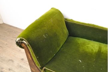 リメイクベース　イギリスアンティーク　クラシカルな佇まいが目を引くシェーズロング(寝椅子、長椅子、カウチ、ソファ)(R-053168)