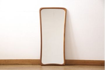 北欧ビンテージ　シンプルなデザインで取り入れやすいウォールミラー(壁掛け鏡、姿見、ヴィンテージ)(R-053173)