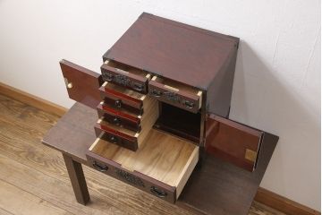中古　門間箪笥店(門間屋)　仙台箪笥　木地呂塗り　小ぶりながらも存在感を放つ小箪笥(定価約24万円)(小引き出し、卓上収納、小タンス)(R-053181)