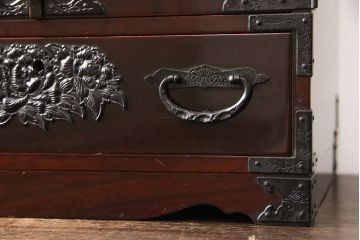 中古　門間箪笥店(門間屋)　仙台箪笥　木地呂塗り　小ぶりながらも存在感を放つ小箪笥(定価約24万円)(小引き出し、卓上収納、小タンス)(R-053181)