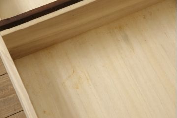 中古　北海道民芸家具　シックな色合いが大人の雰囲気を醸し出すチェスト(引き出し、整理タンス、収納タンス、衣装箪笥)(R-053183)