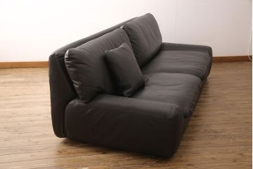 中古　美品　arflex(アルフレックス)　BENGODI(ベンゴディ)　本革　贅沢kなくつろぎの空間を演出する3人掛けレザーソファ(3Pソファ)(定価約230万円)(R-053184)