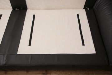 中古　美品　arflex(アルフレックス)　BENGODI(ベンゴディ)　本革　贅沢kなくつろぎの空間を演出する3人掛けレザーソファ(3Pソファ)(定価約230万円)(R-053184)