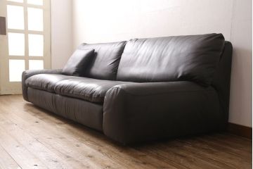中古　美品　arflex(アルフレックス)　BENGODI(ベンゴディ)　本革　贅沢kなくつろぎの空間を演出する3人掛けレザーソファ(3Pソファ)(定価約230万円)(R-053184)