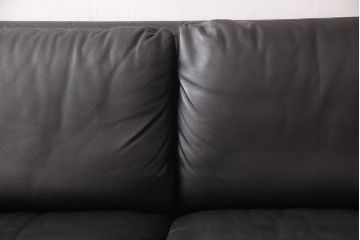 中古　美品　arflex(アルフレックス)　BENGODI(ベンゴディ)　本革　贅沢kなくつろぎの空間を演出する3人掛けレザーソファ(3Pソファ)(定価約230万円)(R-053184)
