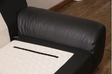 中古　美品　arflex(アルフレックス)　BENGODI(ベンゴディ)　本革　贅沢kなくつろぎの空間を演出する3人掛けレザーソファ(3Pソファ)(定価約230万円)(R-053184)