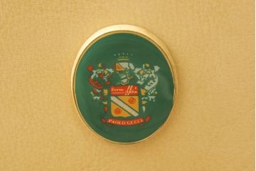 中古　GUCCI(グッチ)　Formitalia(フォルミタリア)　本革　目を惹く存在感で上質な空間づくりを叶えるレザーソファ(三人掛け、アームソファ)(定価約190万円)(R-053185)