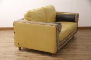 中古　GUCCI(グッチ)　Formitalia(フォルミタリア)　本革　目を惹く存在感で上質な空間づくりを叶えるレザーソファ(二人掛け、アームソファ)(定価約160万円)(R-053186)