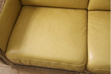 中古　GUCCI(グッチ)　Formitalia(フォルミタリア)　本革　目を惹く存在感で上質な空間づくりを叶えるレザーソファ(二人掛け、アームソファ)(定価約160万円)(R-053186)