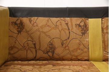 中古　GUCCI(グッチ)　Formitalia(フォルミタリア)　本革　目を惹く存在感で上質な空間づくりを叶えるレザーソファ(二人掛け、アームソファ)(定価約160万円)(R-053186)