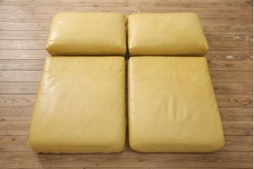 中古　GUCCI(グッチ)　Formitalia(フォルミタリア)　本革　目を惹く存在感で上質な空間づくりを叶えるレザーソファ(二人掛け、アームソファ)(定価約160万円)(R-053186)