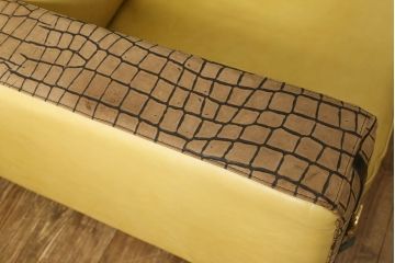 中古　GUCCI(グッチ)　Formitalia(フォルミタリア)　本革　目を惹く存在感で上質な空間づくりを叶えるレザーソファ(一人掛け、アームソファ)(定価約60万円)(R-053187)