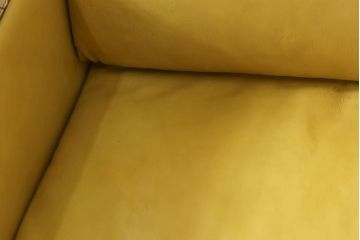 中古　GUCCI(グッチ)　Formitalia(フォルミタリア)　本革　目を惹く存在感で上質な空間づくりを叶えるレザーソファ(一人掛け、アームソファ)(定価約60万円)(R-053187)