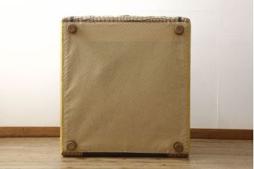中古　GUCCI(グッチ)　Formitalia(フォルミタリア)　本革　目を惹く存在感で上質な空間づくりを叶えるレザーソファ(一人掛け、アームソファ)(定価約60万円)(R-053187)
