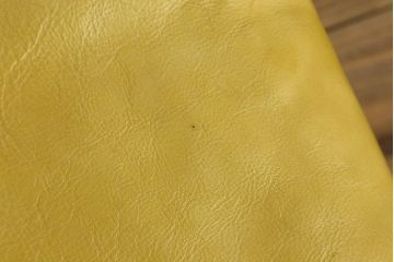 中古　GUCCI(グッチ)　Formitalia(フォルミタリア)　本革　目を惹く存在感で上質な空間づくりを叶えるレザーソファ(一人掛け、アームソファ)(定価約60万円)(R-053187)