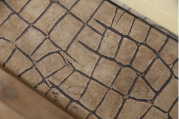 中古　GUCCI(グッチ)　Formitalia(フォルミタリア)　本革　目を惹く存在感で上質な空間づくりを叶えるセンターテーブル(リビングテーブル、ローテーブル)(定価約70万円)(R-053188)