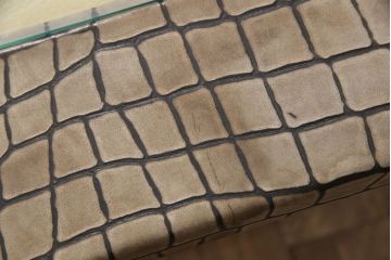 中古　GUCCI(グッチ)　Formitalia(フォルミタリア)　本革　目を惹く存在感で上質な空間づくりを叶えるセンターテーブル(リビングテーブル、ローテーブル)(定価約70万円)(R-053188)