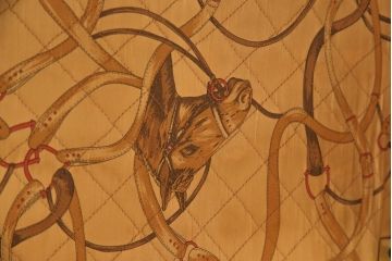 中古　GUCCI(グッチ)　Formitalia(フォルミタリア)　本革　目を惹く存在感で上質な空間づくりを叶えるセンターテーブル(リビングテーブル、ローテーブル)(定価約70万円)(R-053188)