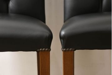中古　イタリア家具　ス・ミズーラ(SU MISURA)　Brianza(ブリアンツァ)　クラシカルで洗練された佇まいが魅力のダイニングチェア2脚セット(椅子)(R-053191)