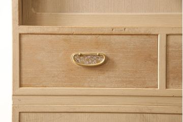 中古　国産手造り　関西系　繊細な意匠が施された引手が魅力的な総桐箪笥(桐たんす、和タンス、着物箪笥、引き出し)(R-053201)