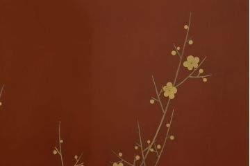 中古　国産　工芸家具　ケヤキ材　蒔絵　朱塗りが美しい和箪笥(総桐箪笥、桐たんす、着物箪笥、引き出し)(定価約120万円)(R-053207)