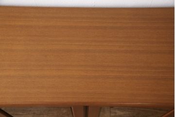 和製ビンテージ　北欧デザイン　チーク材　洗練されたシンプルさが魅力的なサイドボード(収納棚、リビングボード、キャビネット、ヴィンテージ)(R-053208)