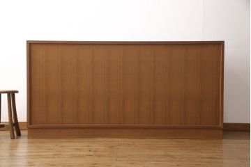 和製ビンテージ　北欧デザイン　チーク材　洗練されたシンプルさが魅力的なサイドボード(収納棚、リビングボード、キャビネット、ヴィンテージ)(R-053208)