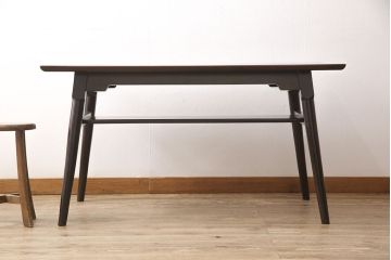 ビンテージ家具　松本民芸家具　落ち着きのある上品さが魅力的な棚付きダイニングテーブル(食卓、2人掛け、4人掛け、ヴィンテージ)(R-053211)