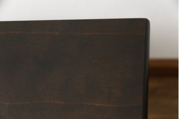ビンテージ家具　松本民芸家具　洗練された佇まいが上品な棚付きダイニングテーブル(食卓、2人掛け、4人掛け、ヴィンテージ)(R-053213)