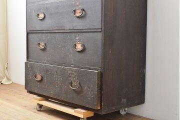 和製アンティーク　歴史を感じさせる佇まいが魅力的な時代箪笥(チェスト、引き出し、和タンス、収納箪笥)(R-053217)