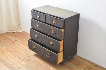 和製アンティーク　歴史を感じさせる佇まいが魅力的な時代箪笥(チェスト、引き出し、和タンス、収納箪笥)(R-053217)