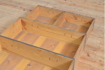 和製アンティーク　歴史を感じさせる佇まいが魅力的な時代箪笥(チェスト、引き出し、和タンス、収納箪笥)(R-053217)