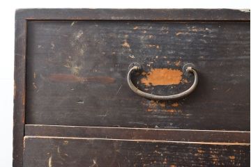 和製アンティーク　歴史を感じさせる佇まいが魅力的な時代箪笥(チェスト、引き出し、和タンス、収納箪笥)(R-053217)