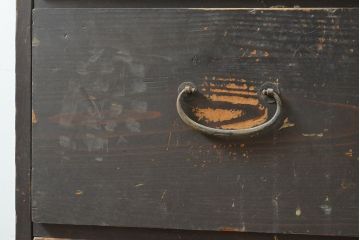 和製アンティーク　歴史を感じさせる佇まいが魅力的な時代箪笥(チェスト、引き出し、和タンス、収納箪笥)(R-053217)