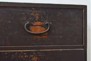 和製アンティーク　歴史を感じさせる佇まいが魅力的な時代箪笥(チェスト、引き出し、和タンス、収納箪笥)(R-053217)