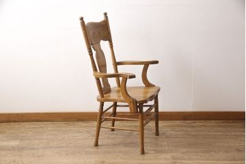 中古　IDC大塚家具取扱い　Shin-Lee(シンリー)　オーク材　アジアンテイストのお部屋にも馴染むダイニングチェア(アームチェア、板座チェア)(R-053218)