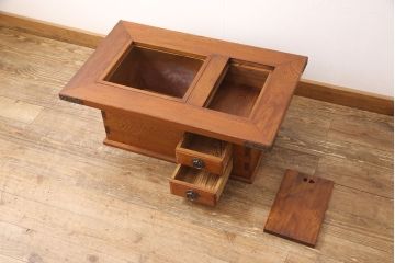 中古　屋久杉無垢材　細かい年輪と複雑な木目を楽しめる関西火鉢(長火鉢、囲炉裏、ローテーブル、木製火鉢)(定価約55万円)(R-053230)