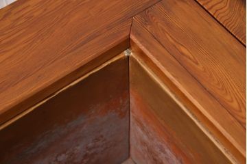 中古　屋久杉無垢材　細かい年輪と複雑な木目を楽しめる関西火鉢(長火鉢、囲炉裏、ローテーブル、木製火鉢)(定価約55万円)(R-053230)