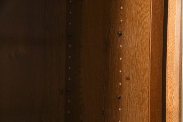 和製ヴィンテージ　ナラ材　幅広いインテリアに合わせやすいモダンデザインのキャビネット(収納棚、戸棚、食器棚、ビンテージ)(R-053241)
