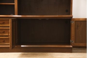 和製ヴィンテージ　ナラ材　幅広いインテリアに合わせやすいモダンデザインのキャビネット(収納棚、戸棚、食器棚、ビンテージ)(R-053241)
