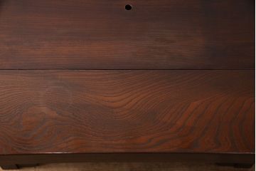 中古　重厚感のある佇まいでお部屋の主役にもなる松本民芸家具のA型洋炉卓(木製火鉢、囲炉裏テーブル、センターテーブル)(定価約91万円)(R-053246)