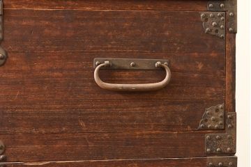 和製アンティーク　上手物!　金具の立派な三段重ね時代箪笥(チェスト、和たんす、桐たんす、整理箪笥、収納タンス)(R-053258)