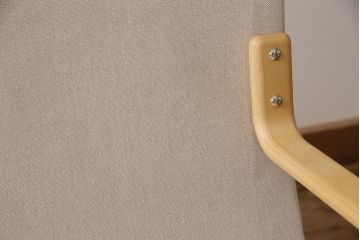 中古　天童木工　ブルーノ・マットソンデザイン　やさしい色味がくつろぎの時間におすすめな3連イージーチェア(3人掛けソファ、トリプルソファ)(定価約33万円)(R-053264)
