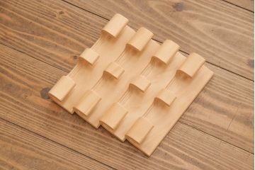 中古　天童木工　ブルーノ・マットソンデザイン　やさしい色味がくつろぎの時間におすすめな3連イージーチェア(3人掛けソファ、トリプルソファ)(定価約33万円)(R-053264)