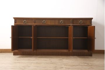 中古美品　DREXEL HERITAGE(ドレクセルヘリテイジ)　Cameo Classics(キャメオクラシックス)　ワンランク上の気品漂う雰囲気を演出するクリデンザ(クレデンザ、サイドボード、収納棚、キャビネット)(定価約115万円)(R-053268)