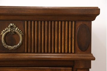 中古美品　DREXEL HERITAGE(ドレクセルヘリテイジ)　Cameo Classics(キャメオクラシックス)　ワンランク上の気品漂う雰囲気を演出するクリデンザ(クレデンザ、サイドボード、収納棚、キャビネット)(定価約115万円)(R-053268)