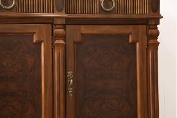 中古美品　DREXEL HERITAGE(ドレクセルヘリテイジ)　Cameo Classics(キャメオクラシックス)　ワンランク上の気品漂う雰囲気を演出するクリデンザ(クレデンザ、サイドボード、収納棚、キャビネット)(定価約115万円)(R-053268)