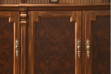 中古美品　DREXEL HERITAGE(ドレクセルヘリテイジ)　Cameo Classics(キャメオクラシックス)　ワンランク上の気品漂う雰囲気を演出するクリデンザ(クレデンザ、サイドボード、収納棚、キャビネット)(定価約115万円)(R-053268)