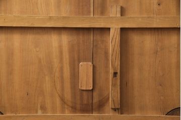 アンティーク建具　明治大正期　総ケヤキ材　明るい色合いで上品な佇まいが魅力の蔵戸(玄関戸、玄関ドア、引き戸)(R-053270)