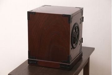 中古　美品　手造り民芸家具　存在感のある金具が魅力的な片開き戸付き小引き出し(小箪笥、小たんす、小抽斗、卓上収納、小物収納)(R-053274)